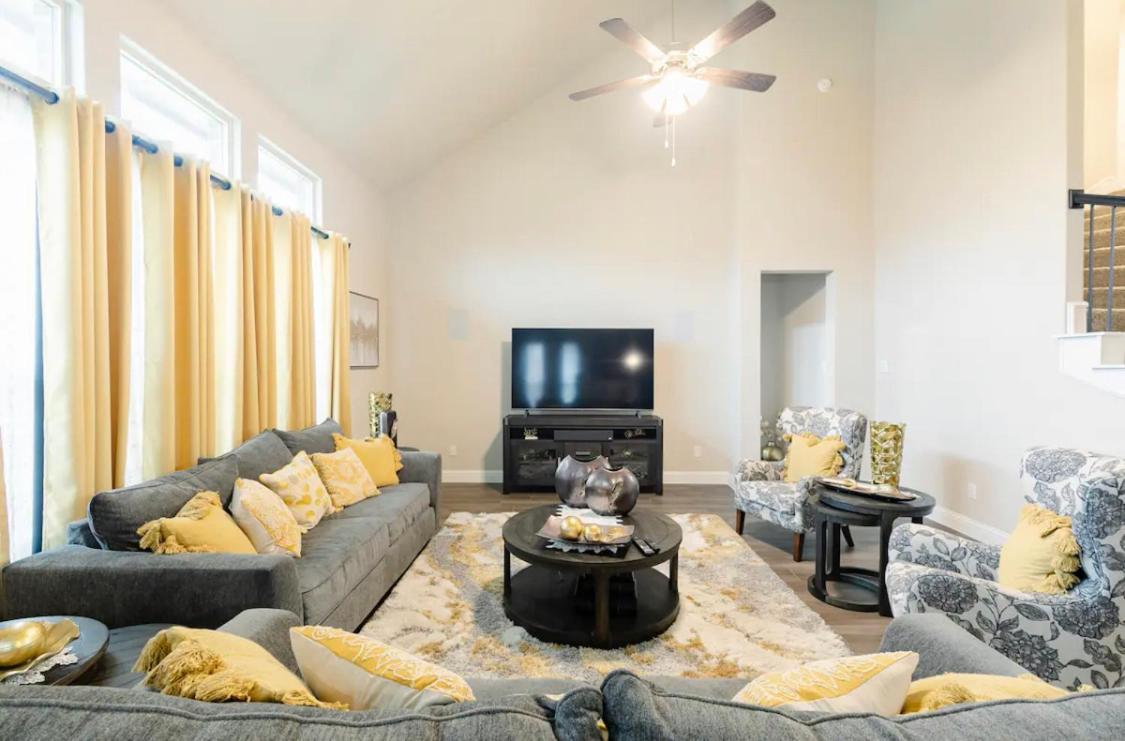 Brand New Smart Homestay *